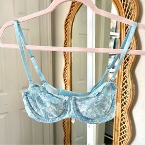 Victoria’s Secret / Sexy Tee Unlined Convertible Strapless Bra Blue